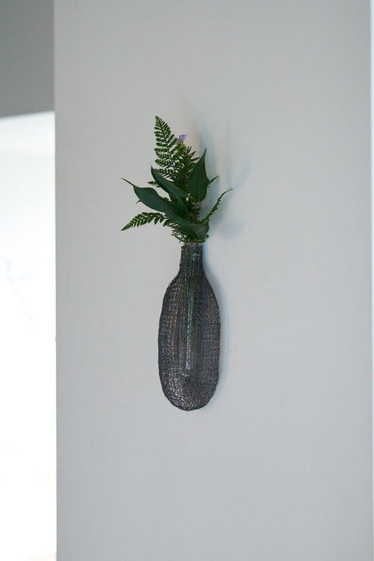 Rajutan wire wall vase