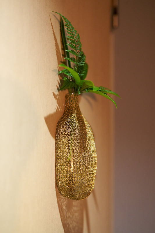 Rajutan wire wall vase